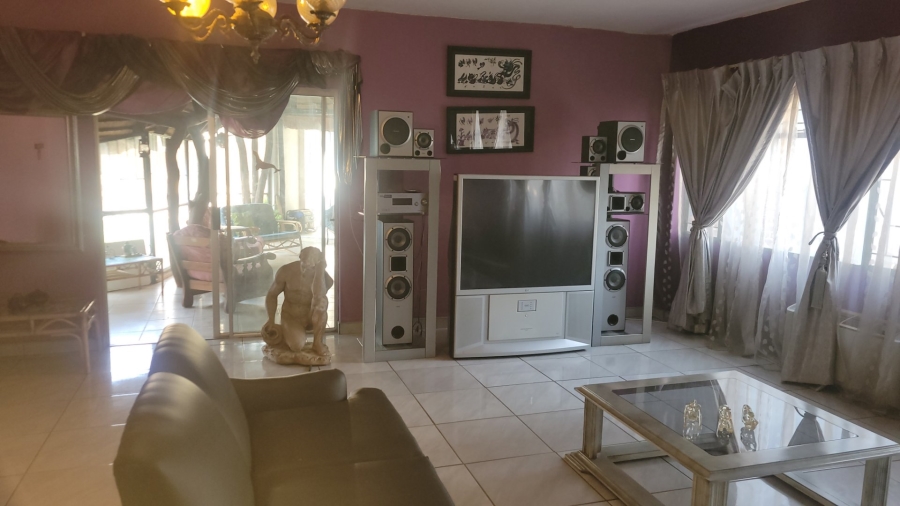 5 Bedroom Property for Sale in Wilkeville North West